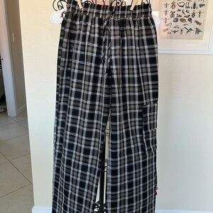 NWT Forever 21 Black, Yellow and White Plaid Cargo Pants with Wide Legs (1-052)